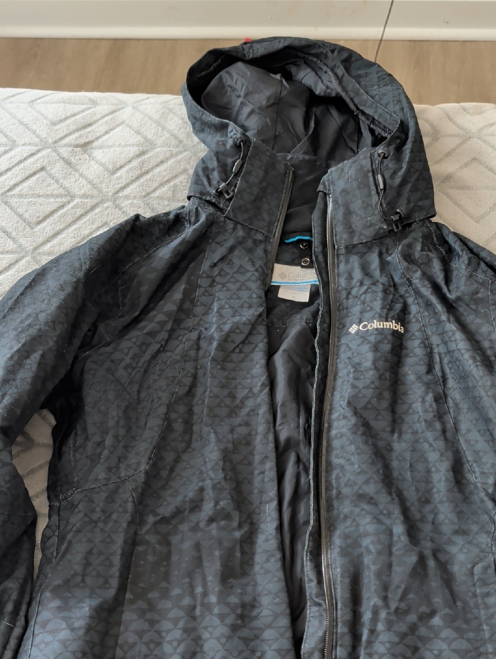 Columbia Black Geometric Hooded Rain Shell